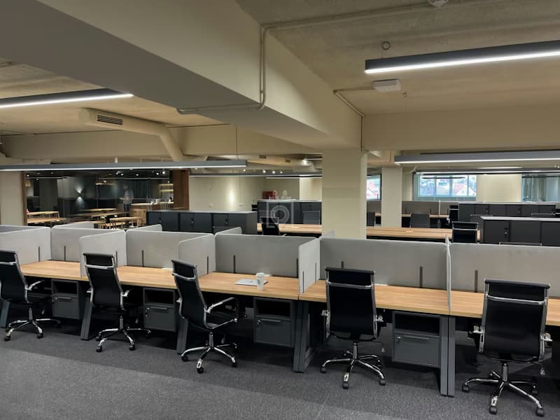 Totem Open Desk