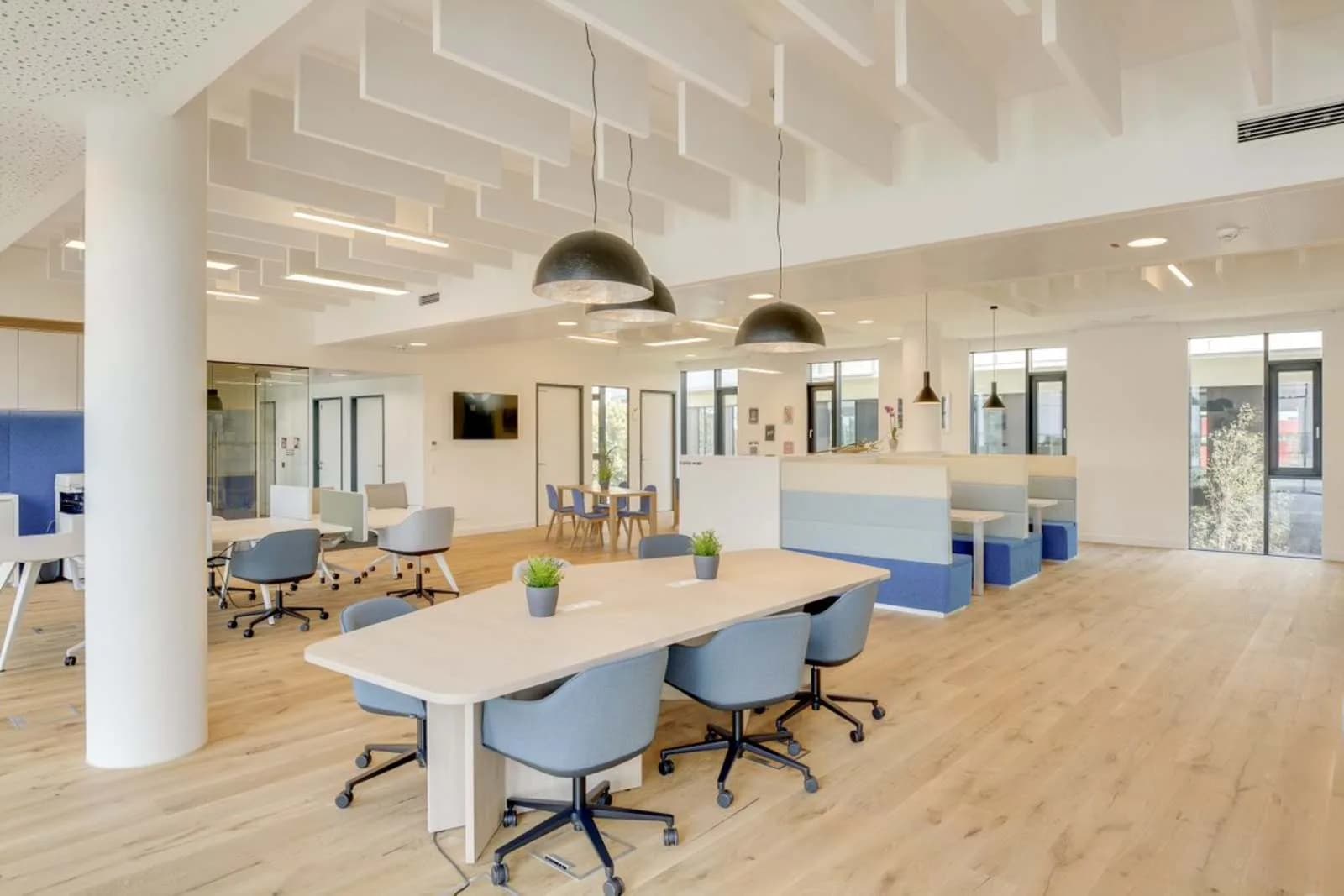 Open-space desk
