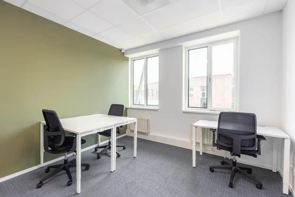 Private office 3 people