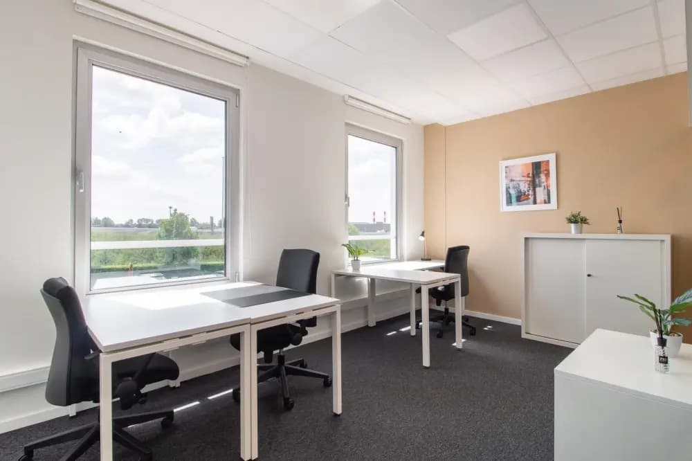 Private office 3 people