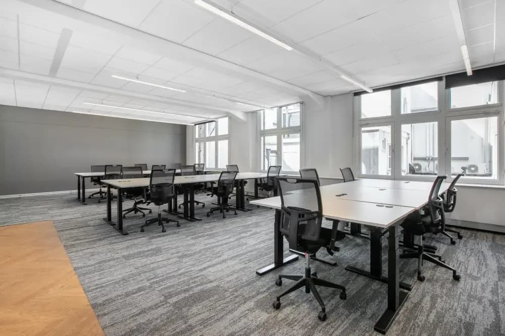 Private office 20 people