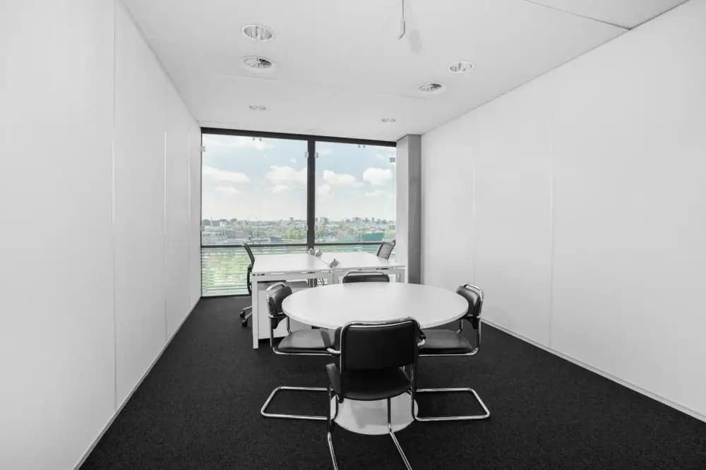 Meeting room CM 117