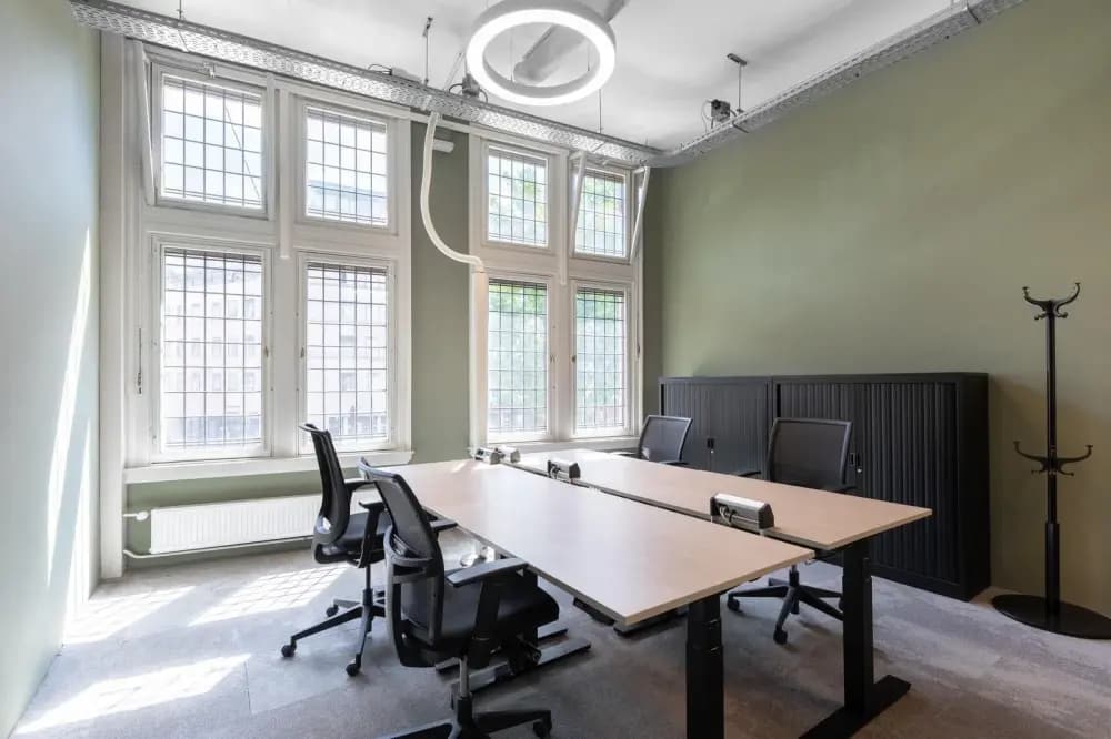 Private office 4 people