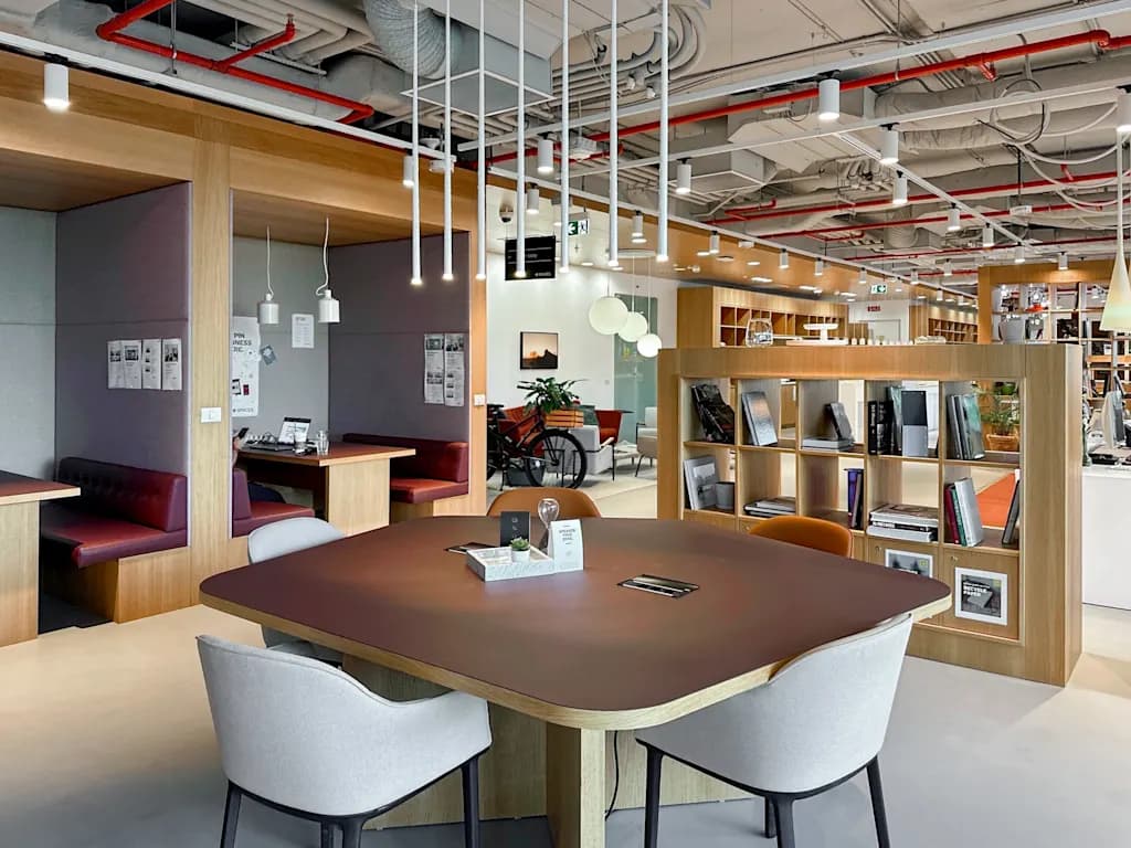 Hot Desk