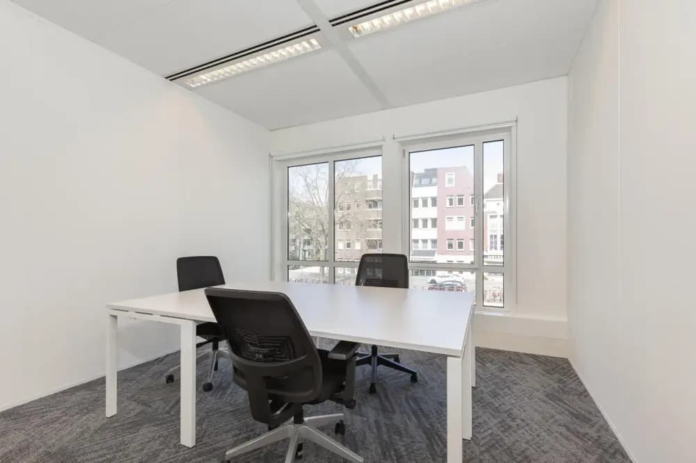 Private office 3 people