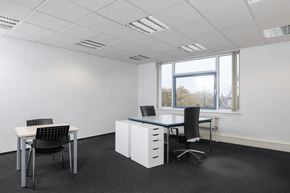 Private office 4 people