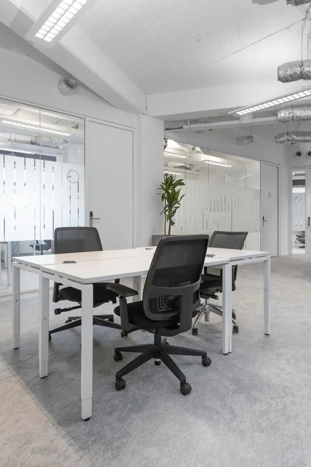 Private office 3 people