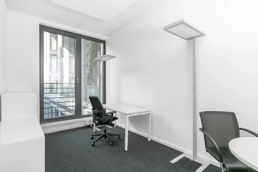 Private office 3 people