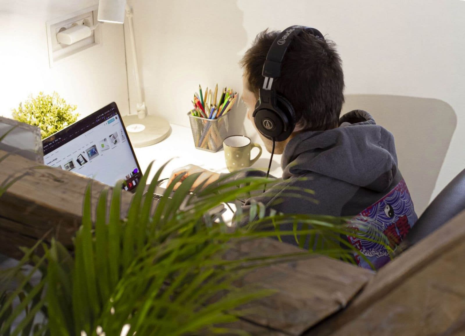 Dedicated Desk