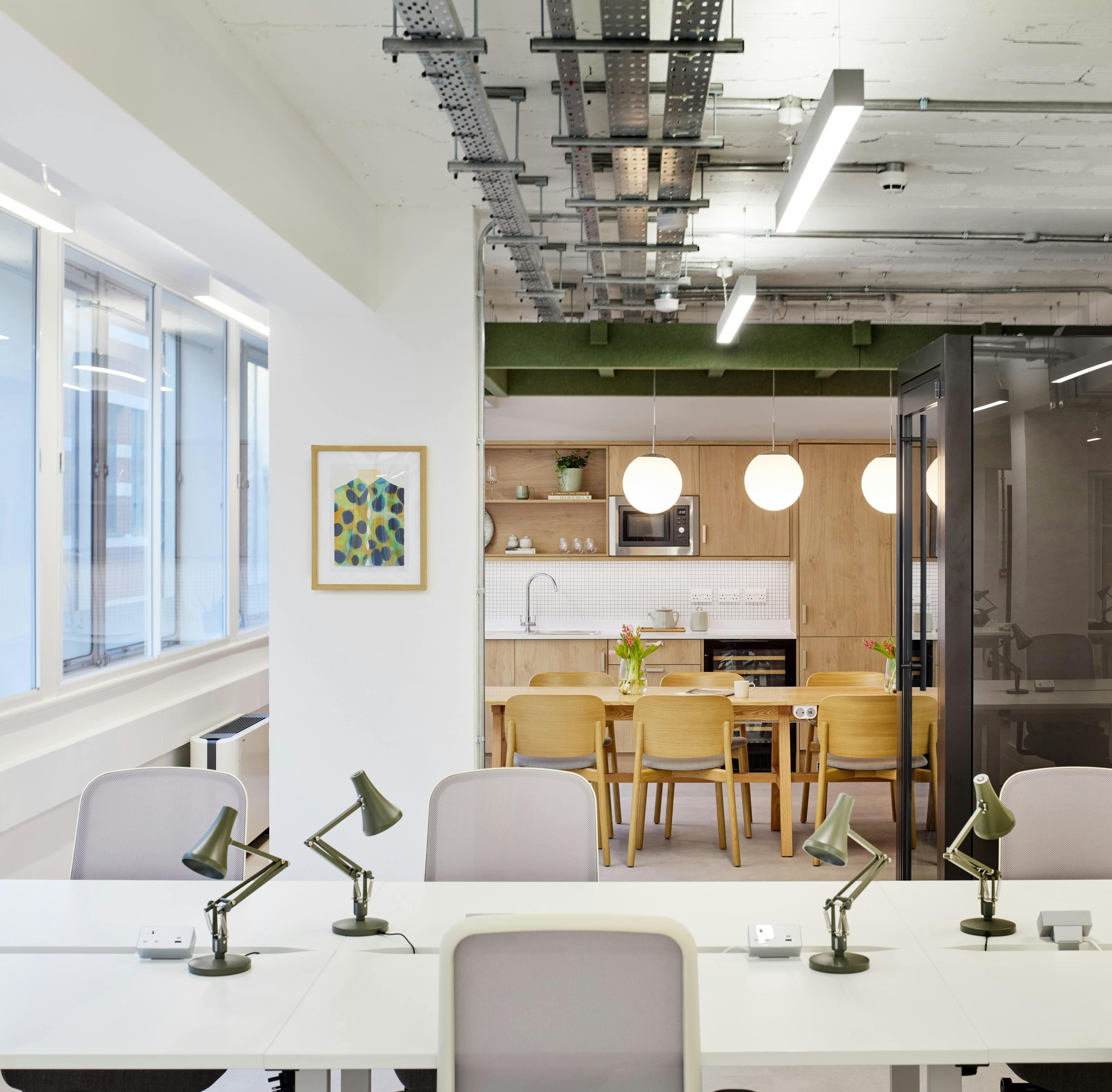 5th · 1,389 sq ft