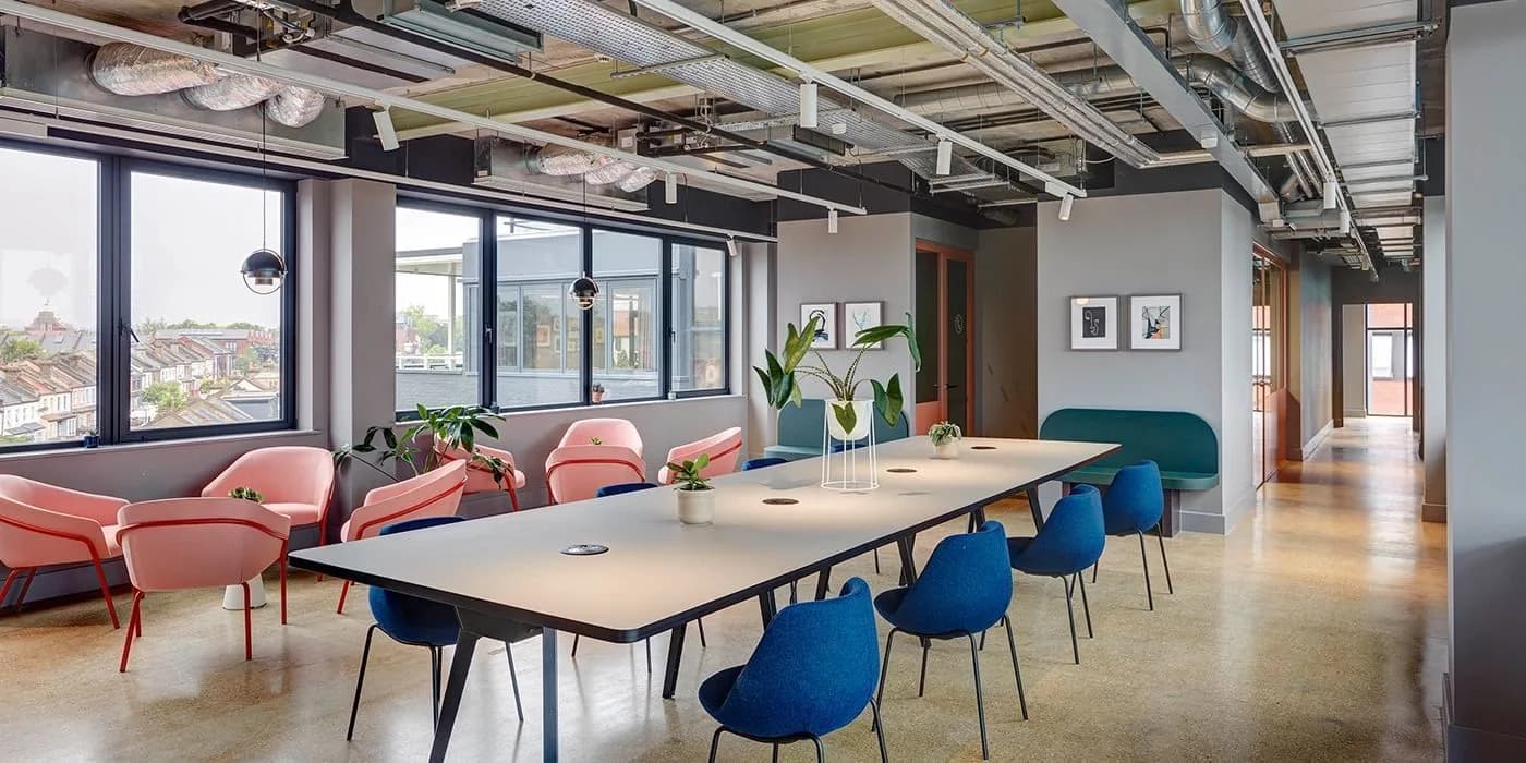 Open-space desk