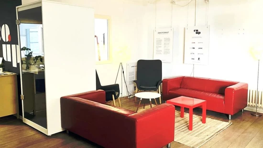 Open-space desk