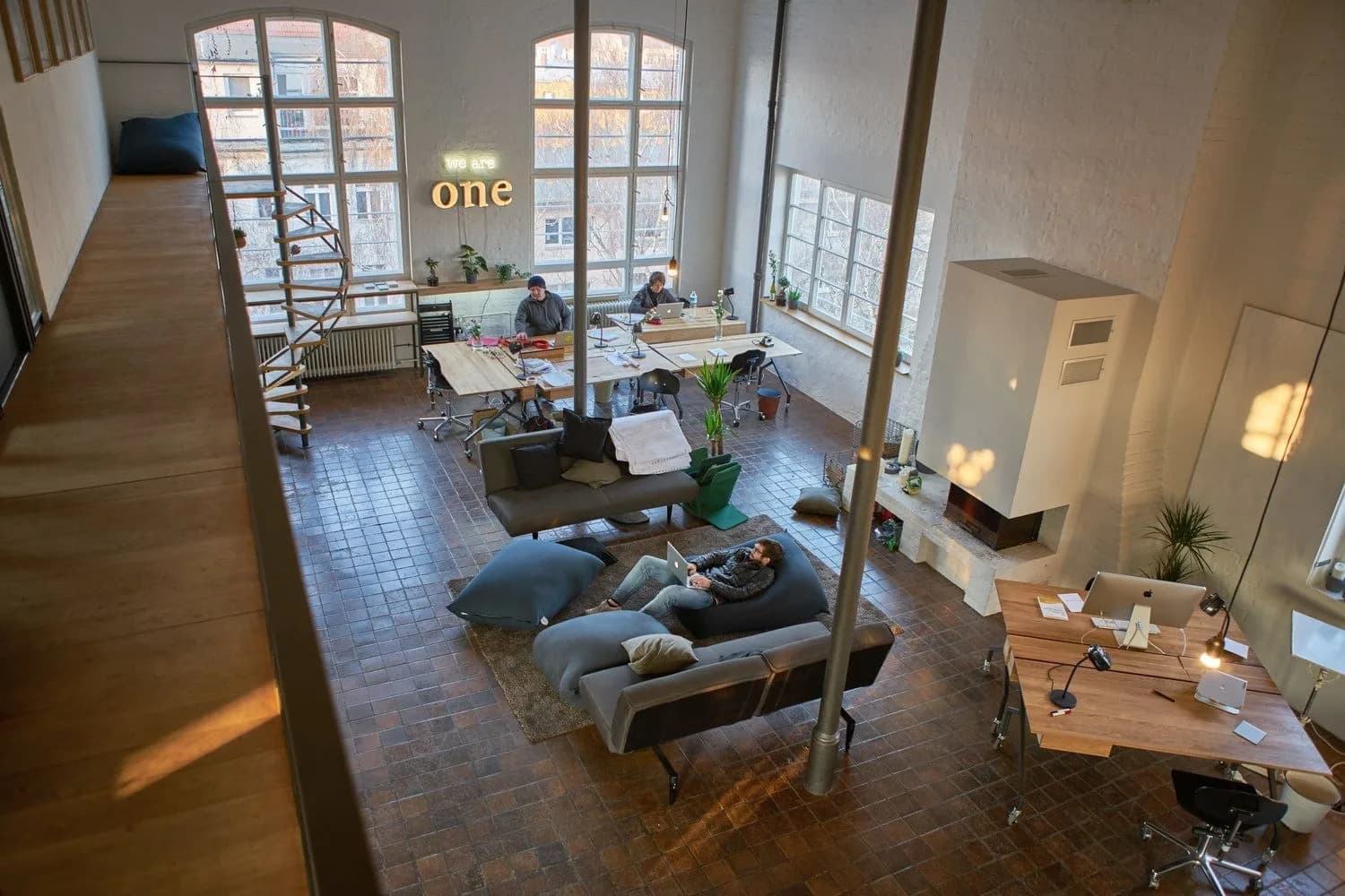 Open-space desk