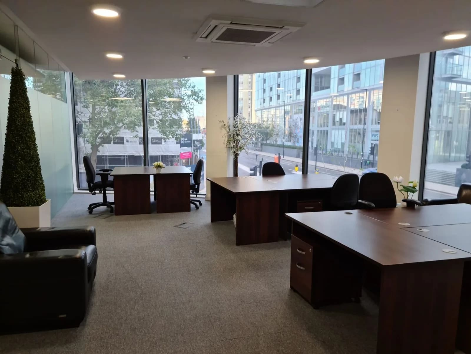 Open-space desk