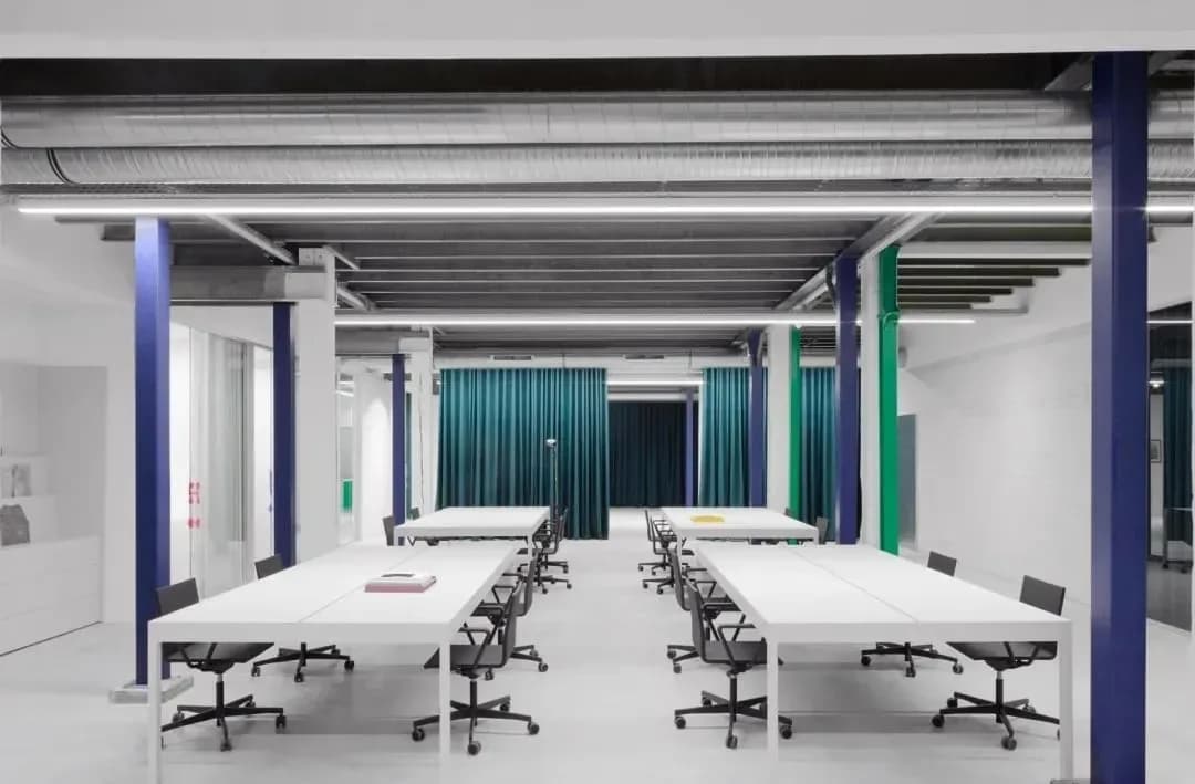 Open-space desk