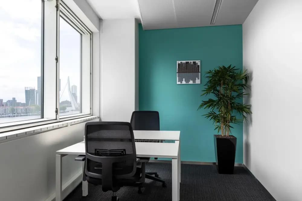 Private office 3 people