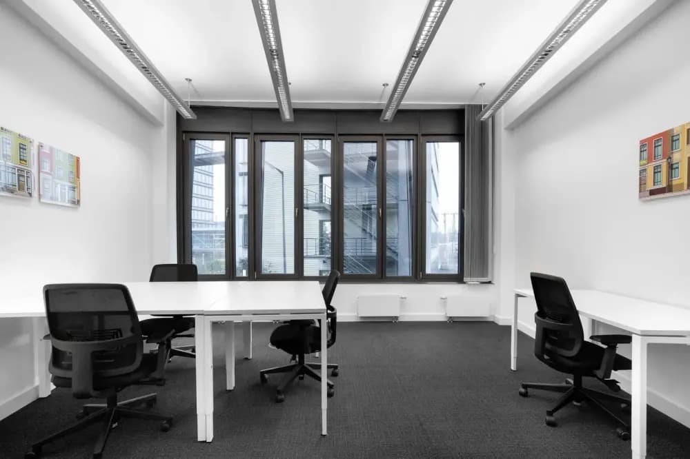 Private office 4 people