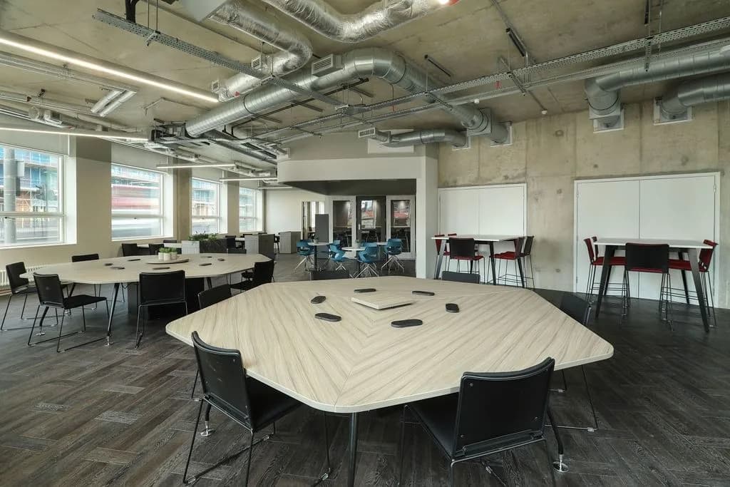 Open-space desk