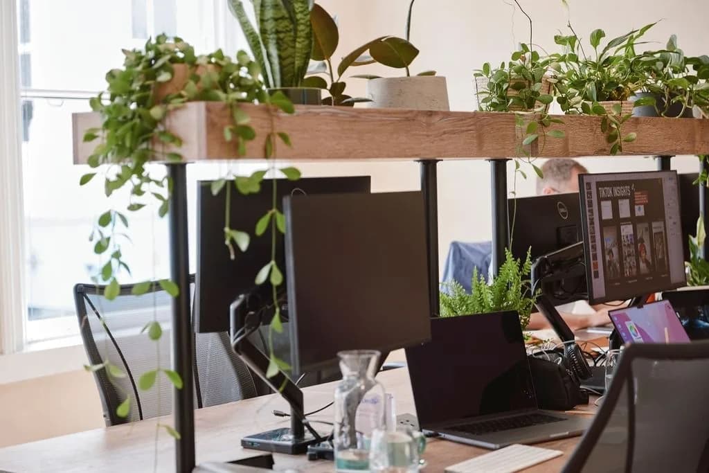 Open-space desk