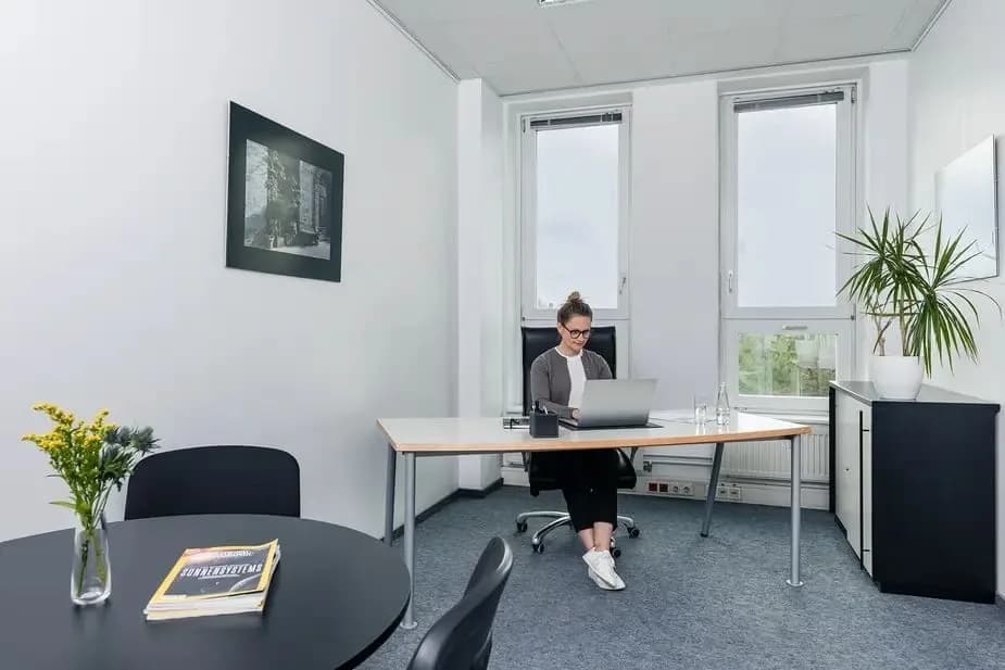 Private office (price per desk)