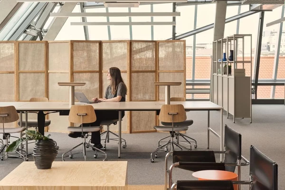Open-space desk