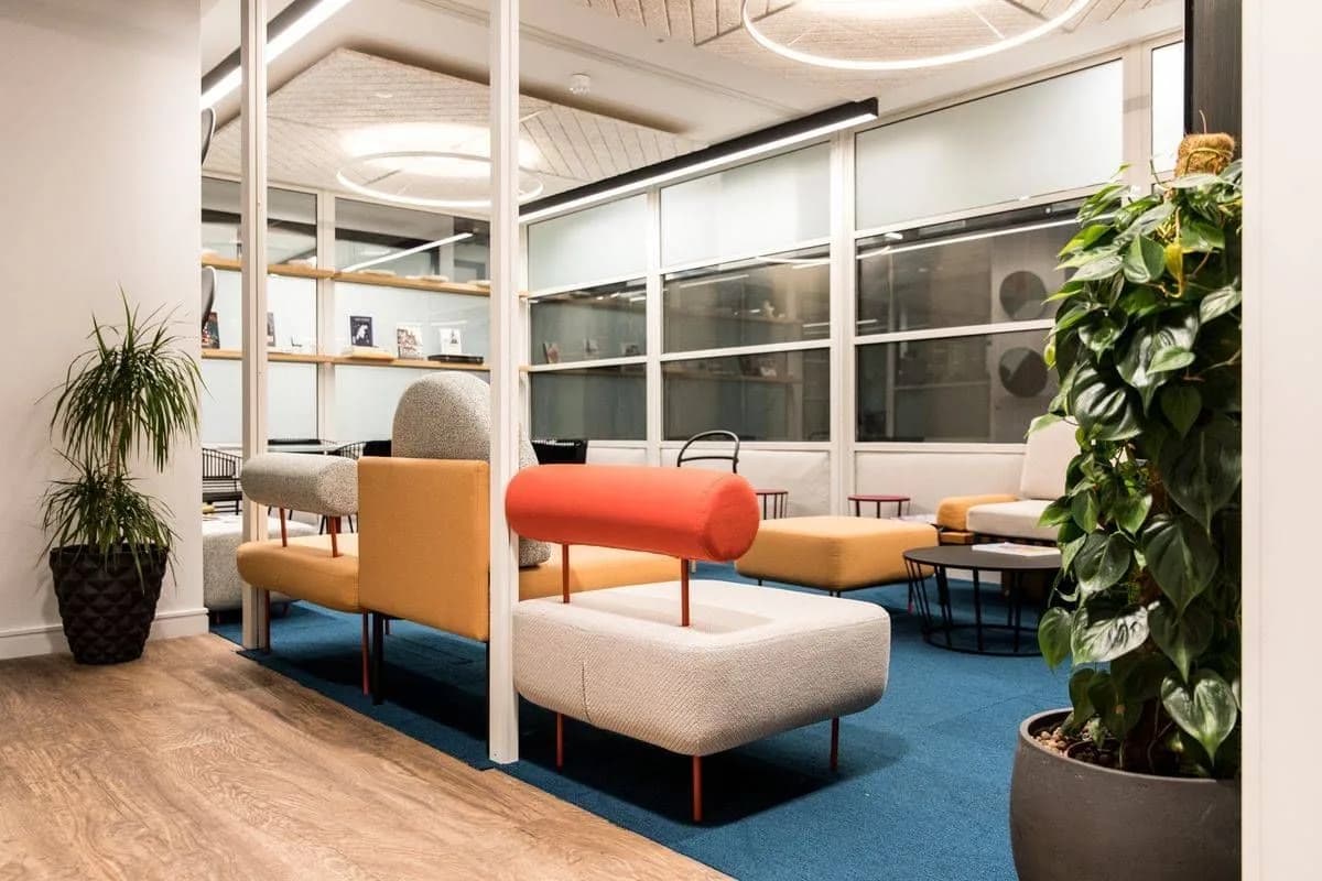Open-space desk