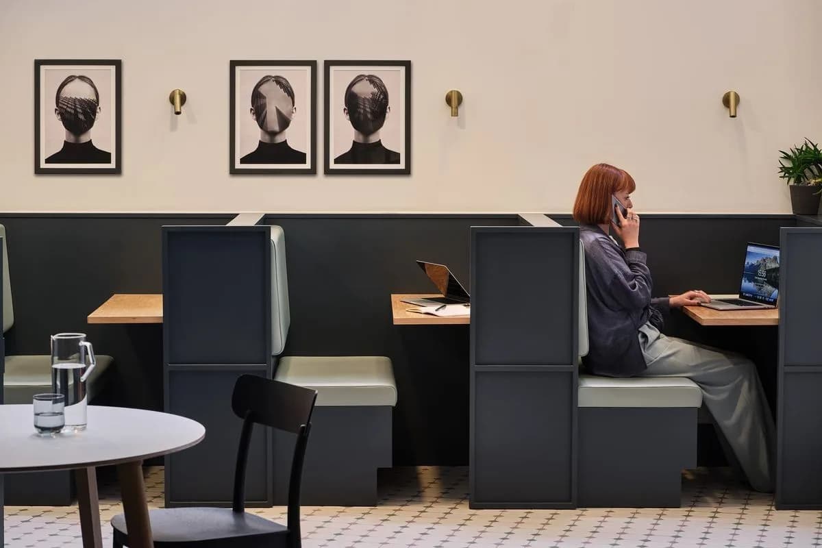 Open-space desk