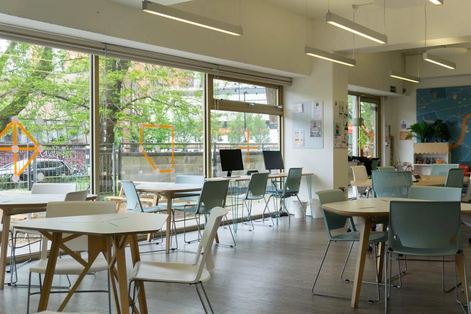 Open-space desk
