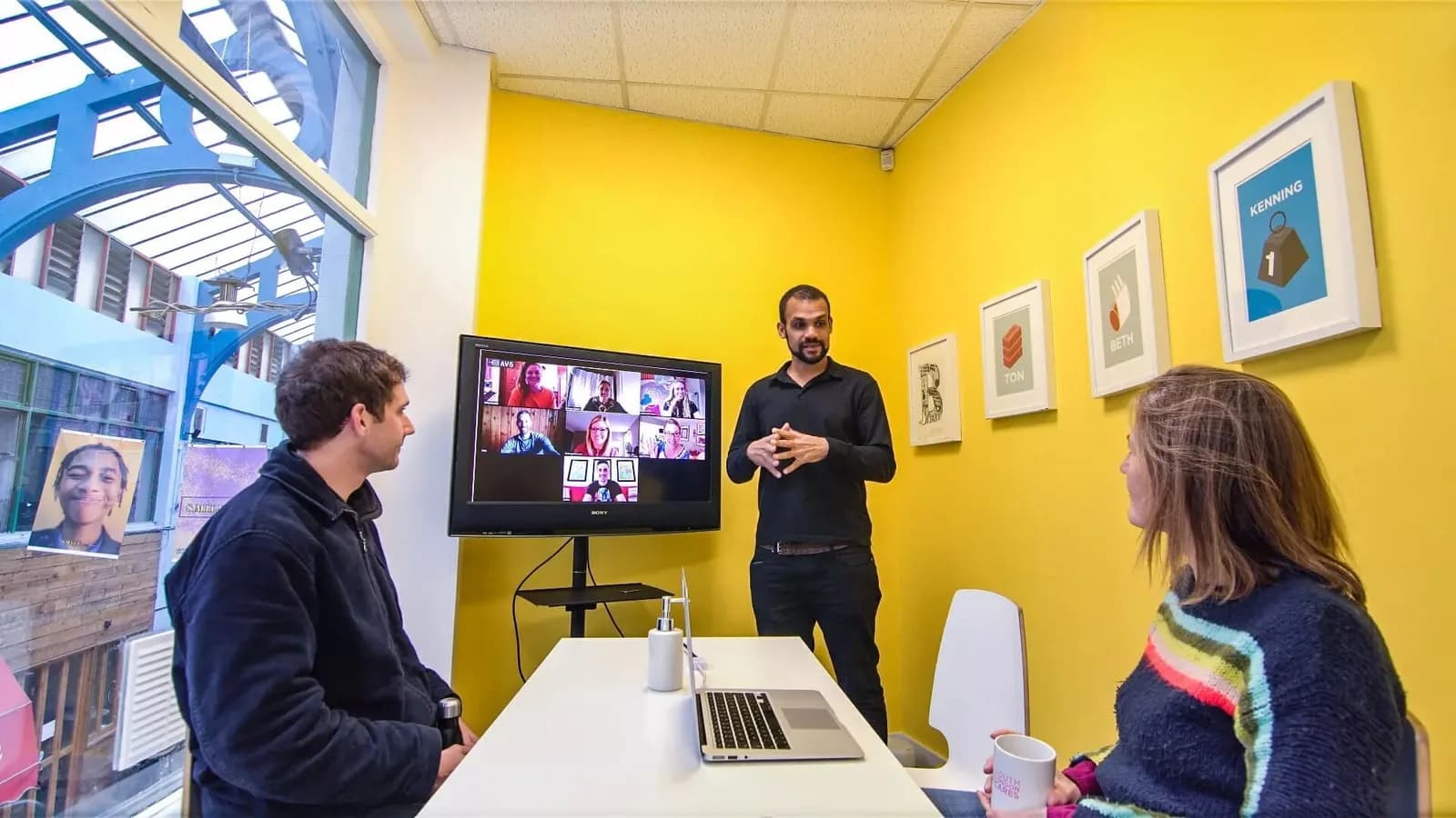 Open-space desk