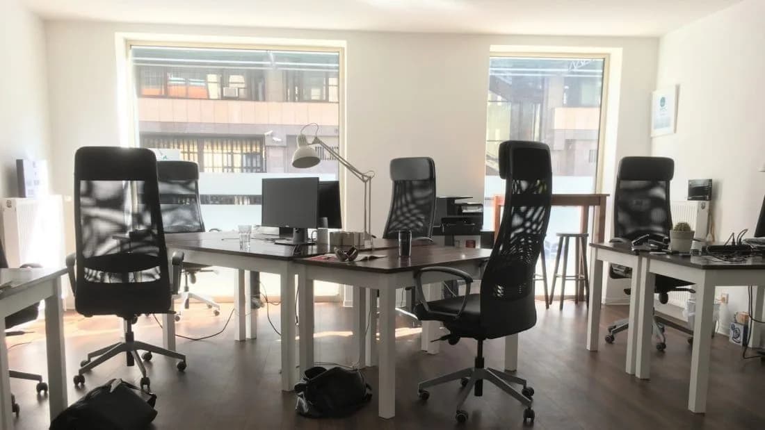 Open-space desk