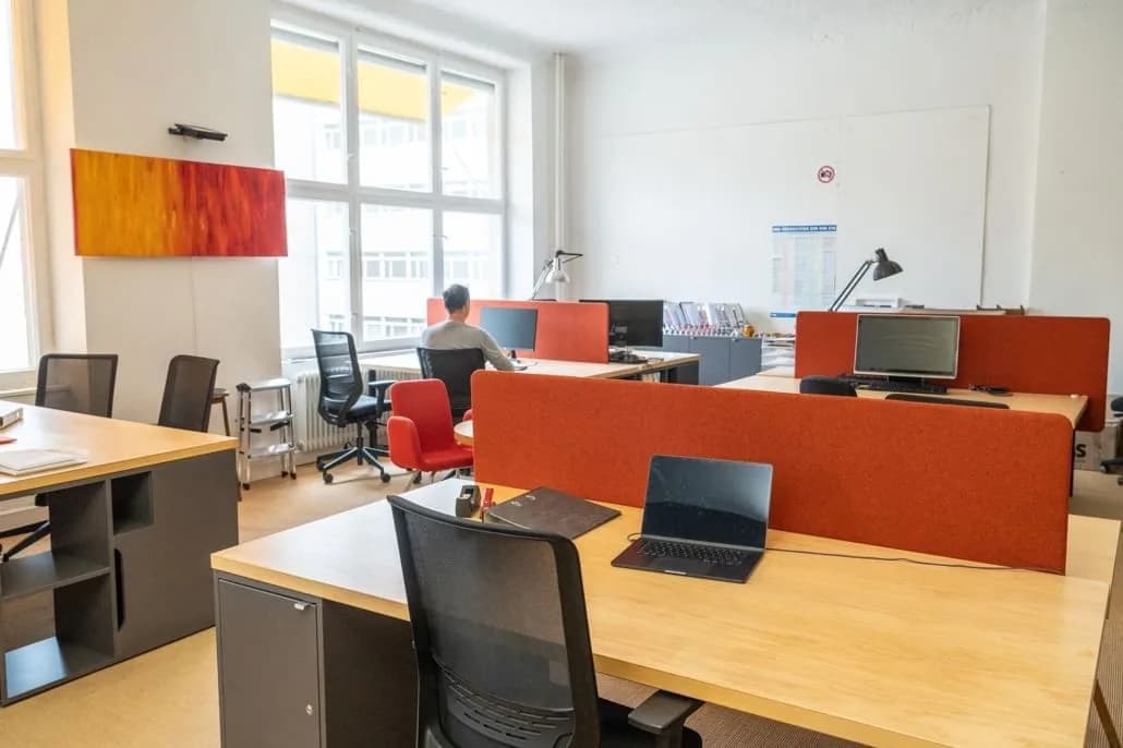 Open-space desk