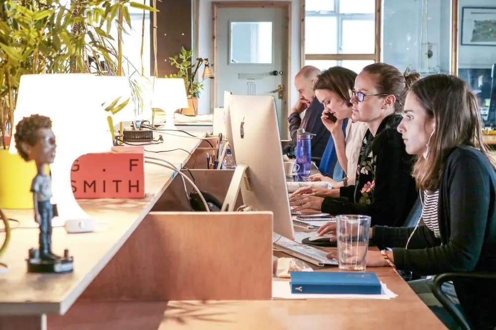 Coworking Desk