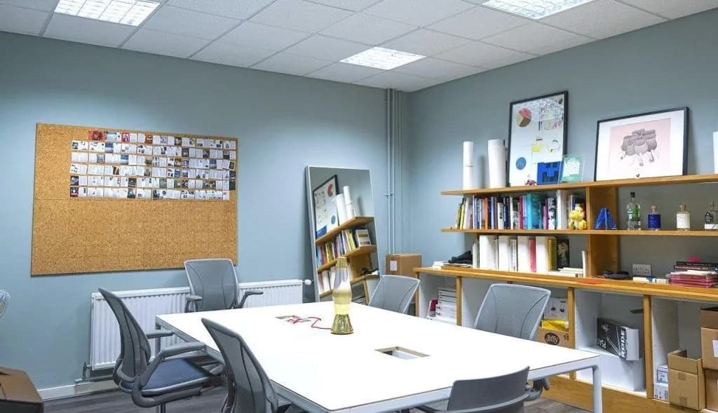 Open-space desk