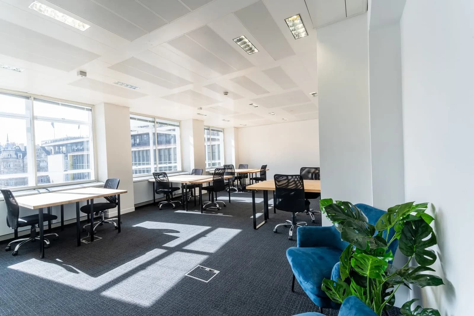 Open-space desk