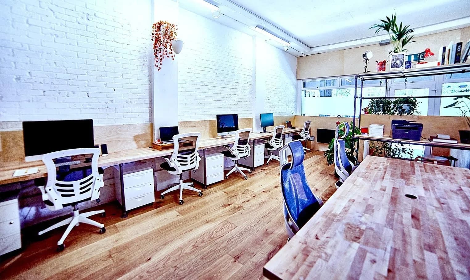 Open-space desk
