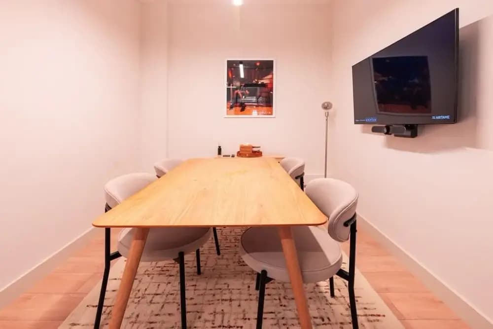 Tyburn 4-Person Meeting Room