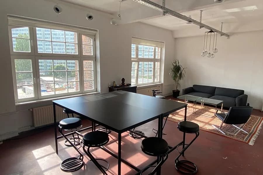Open-space desk