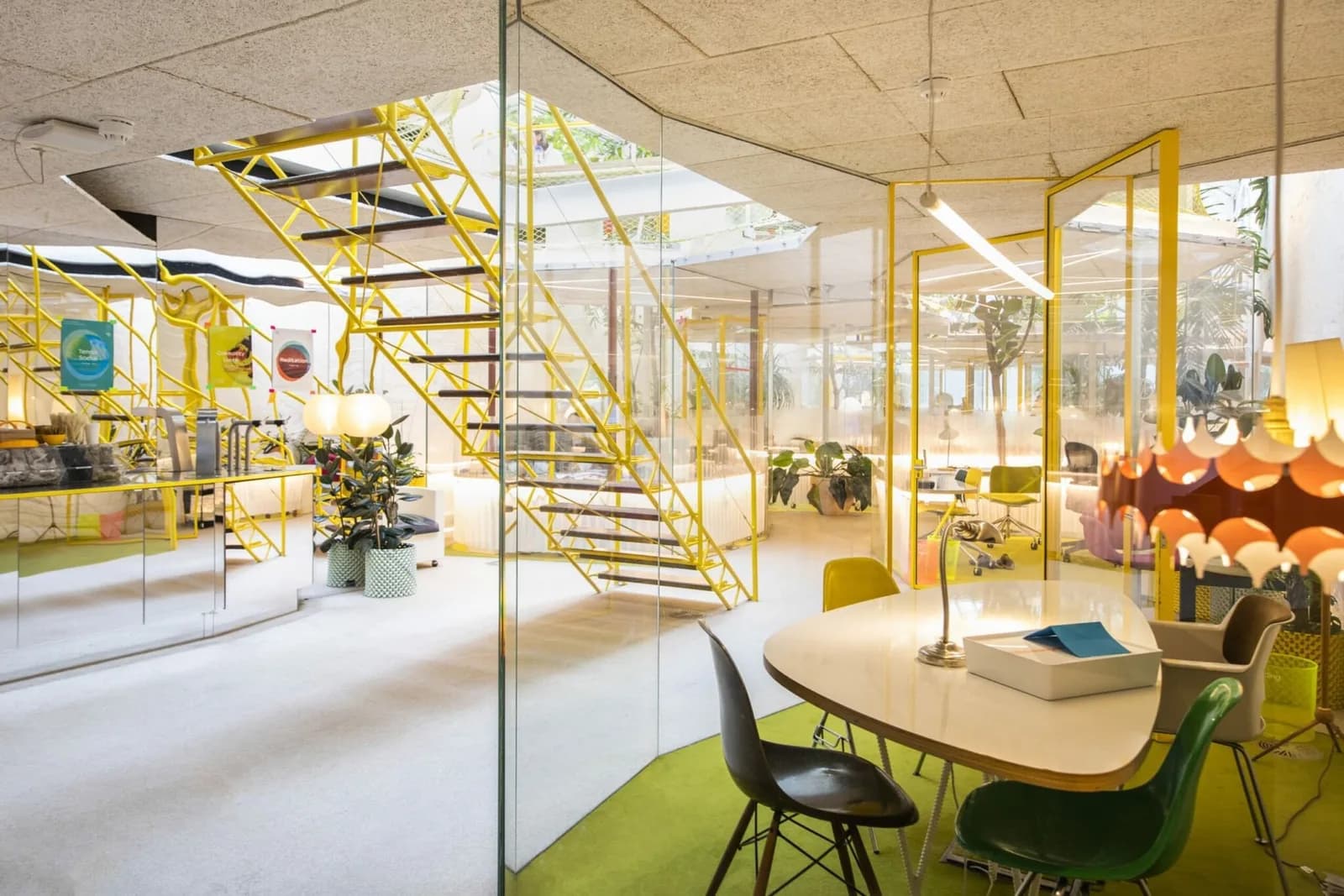 Open-space desk