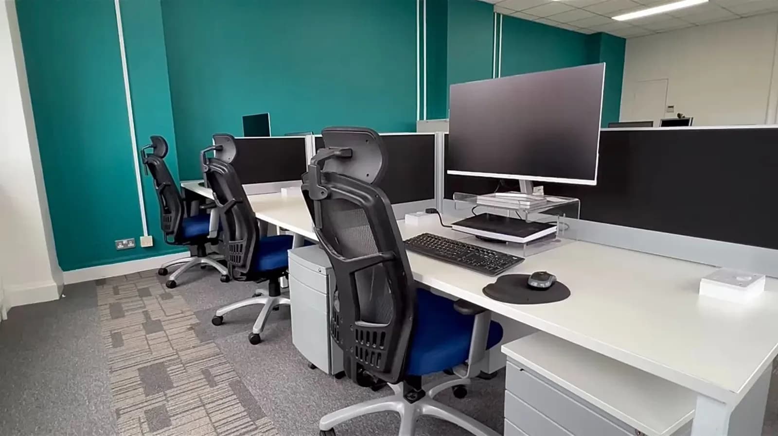 Open-space desk