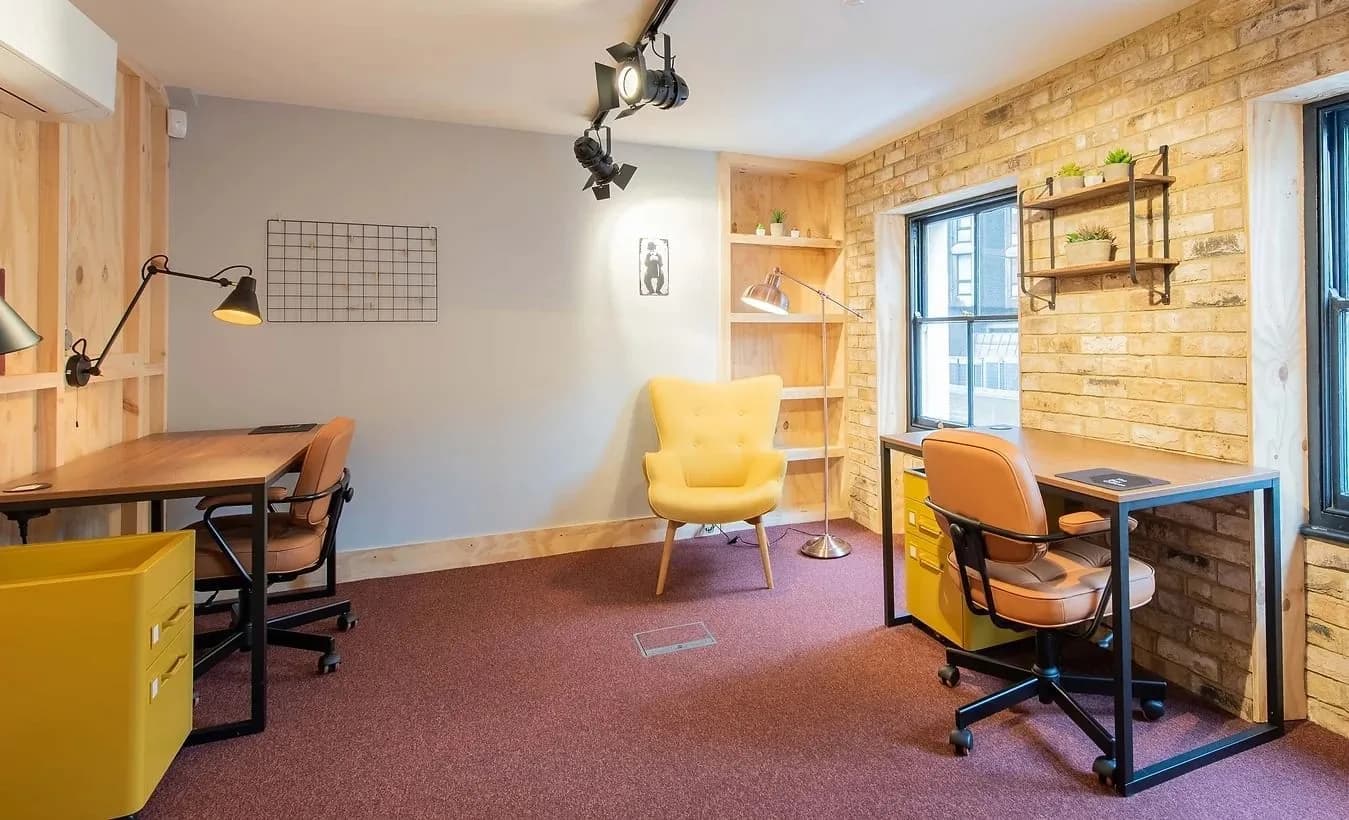 Open-space desk