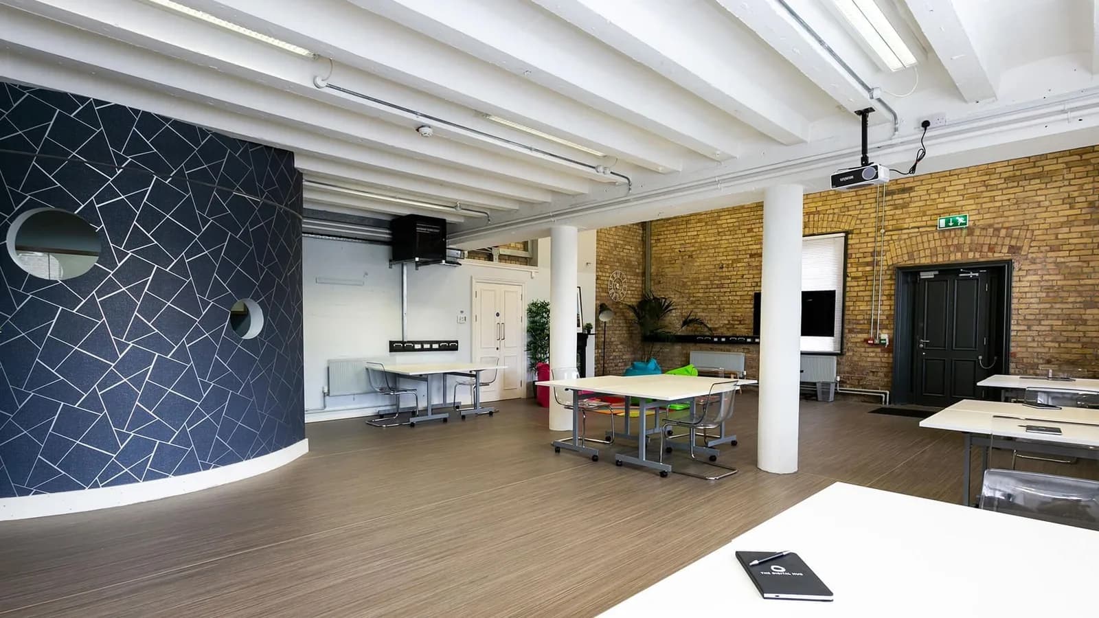 Open-space desk