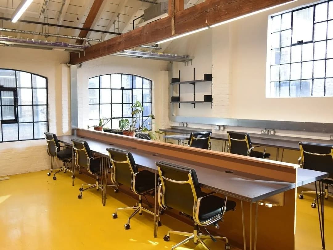 Open-space desk
