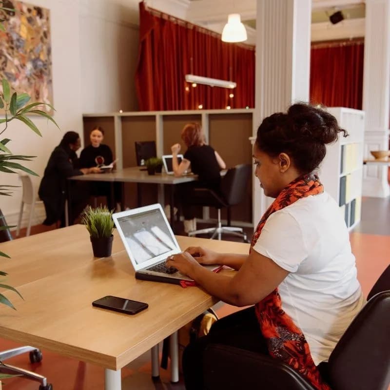 Open-space desk