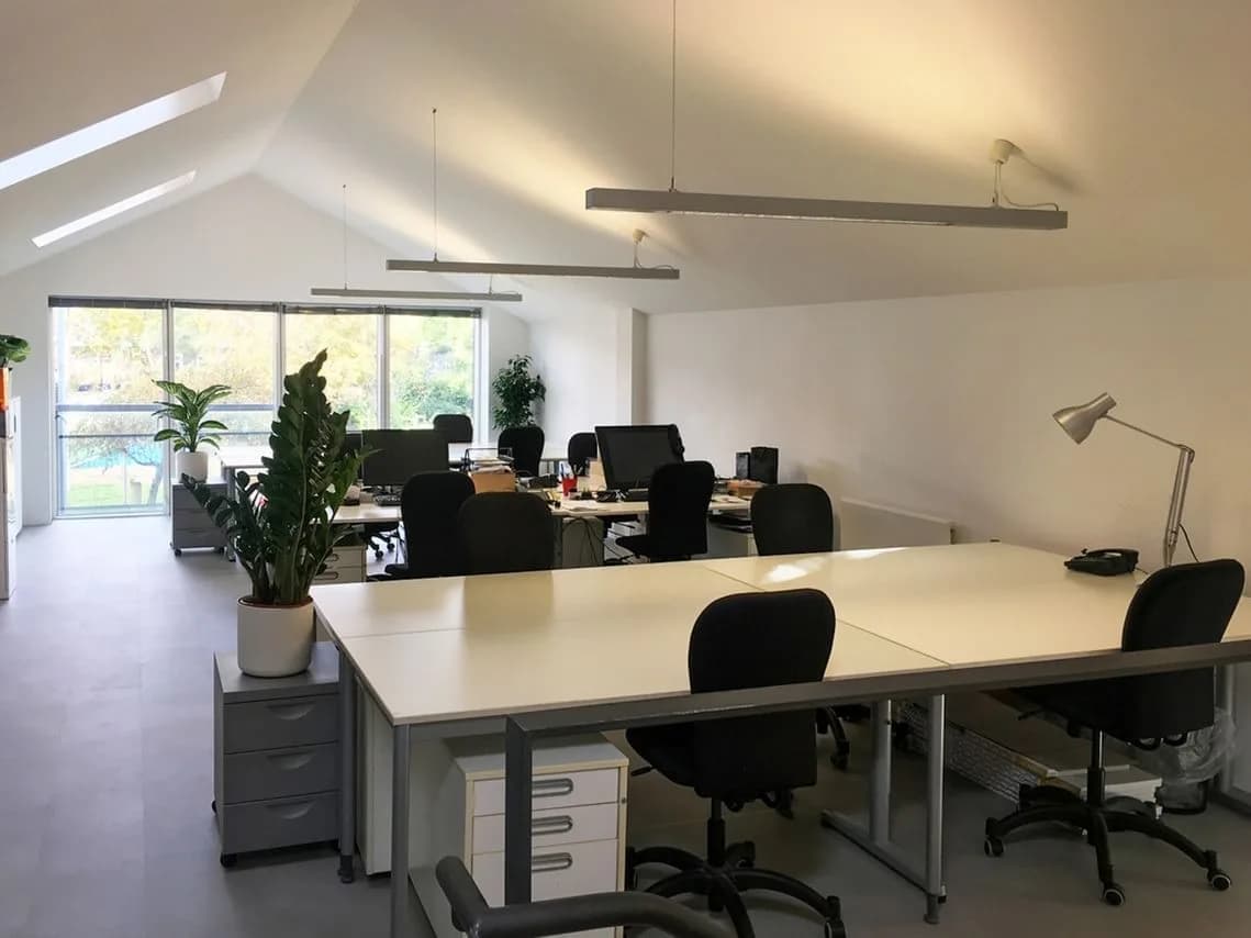 Open-space desk