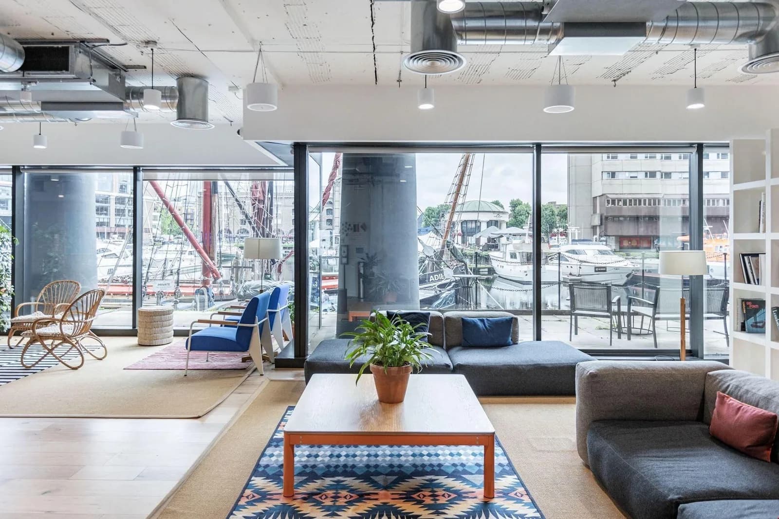 Open-space desk