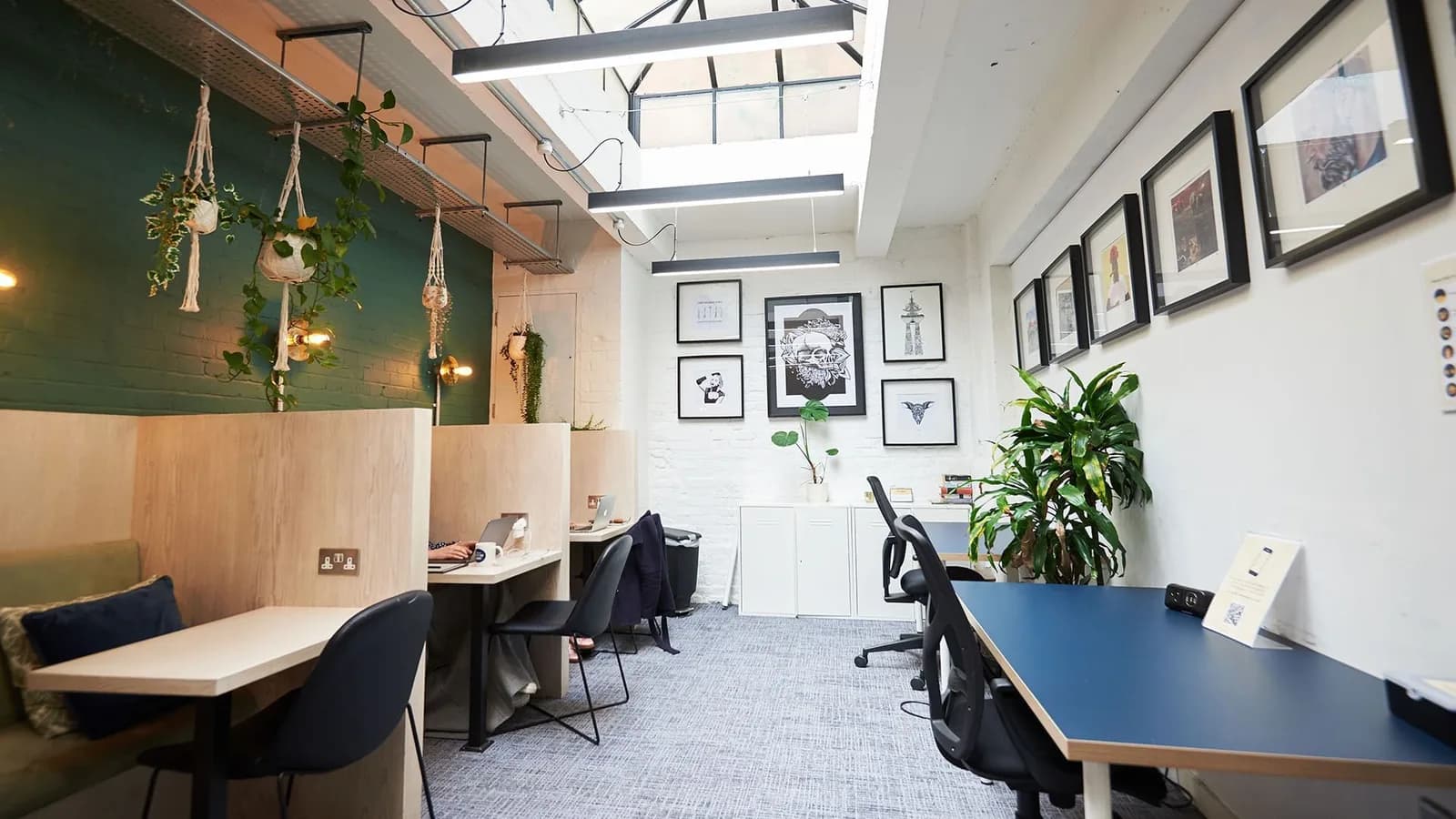 Open-space desk