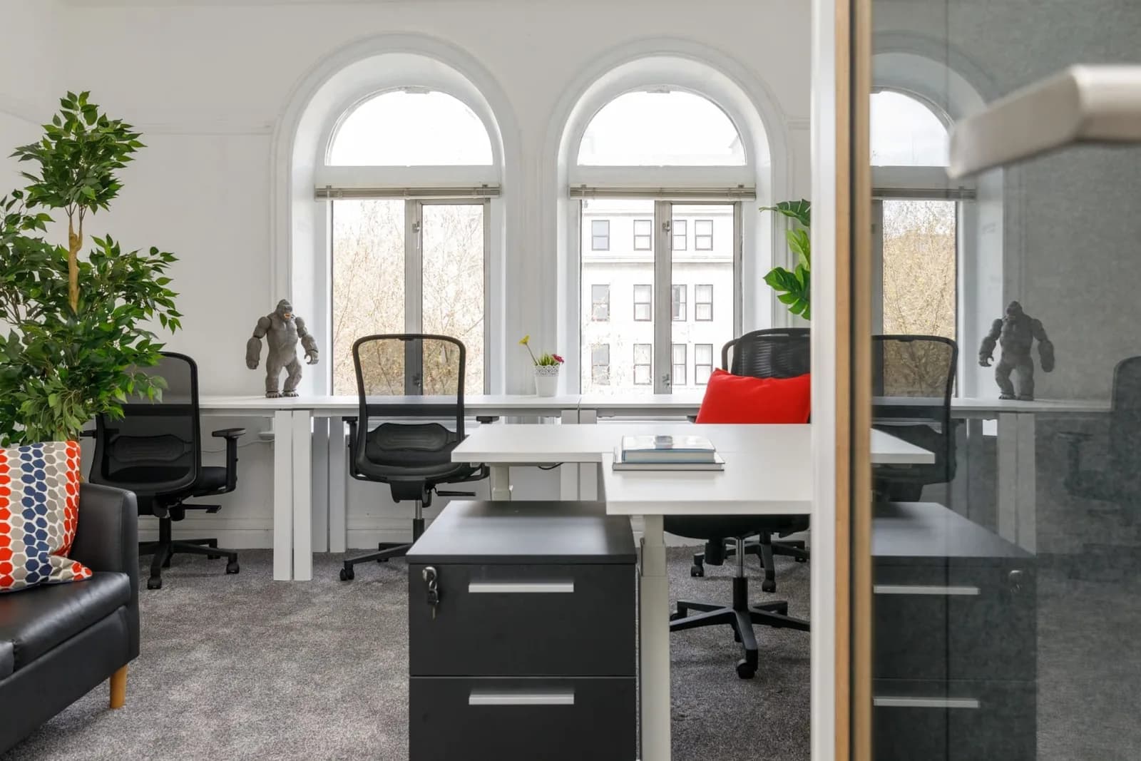 Private office (price per desk)