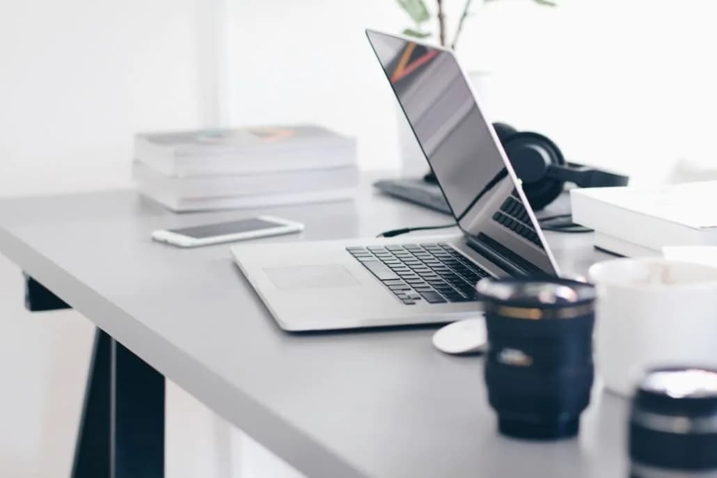 Open-space desk