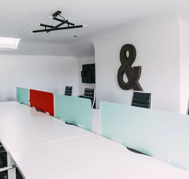 Open-space desk