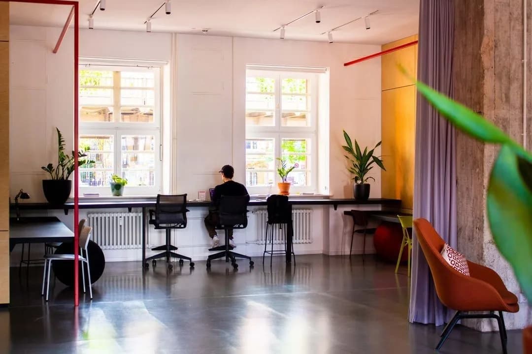 Open-space desk